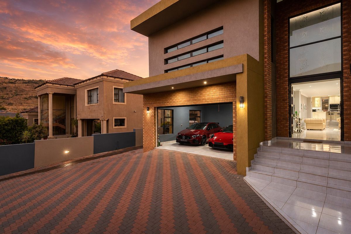 Modern 6-Bedroom Home with Cinema, Gym, and Mountain Views – Magaliesberg Country Estate 1 - Photo 3