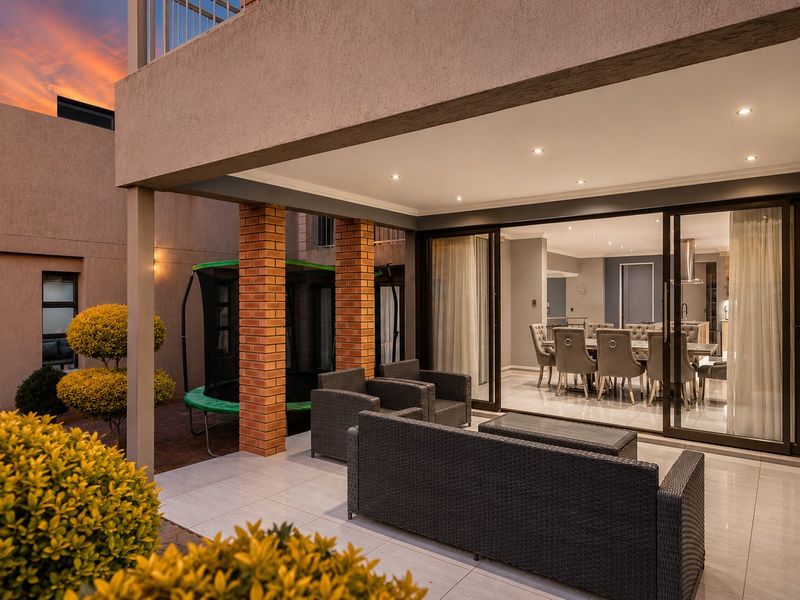 Modern 6-Bedroom Home with Cinema, Gym, and Mountain Views – Magaliesberg Country Estate 1 - Photo 4