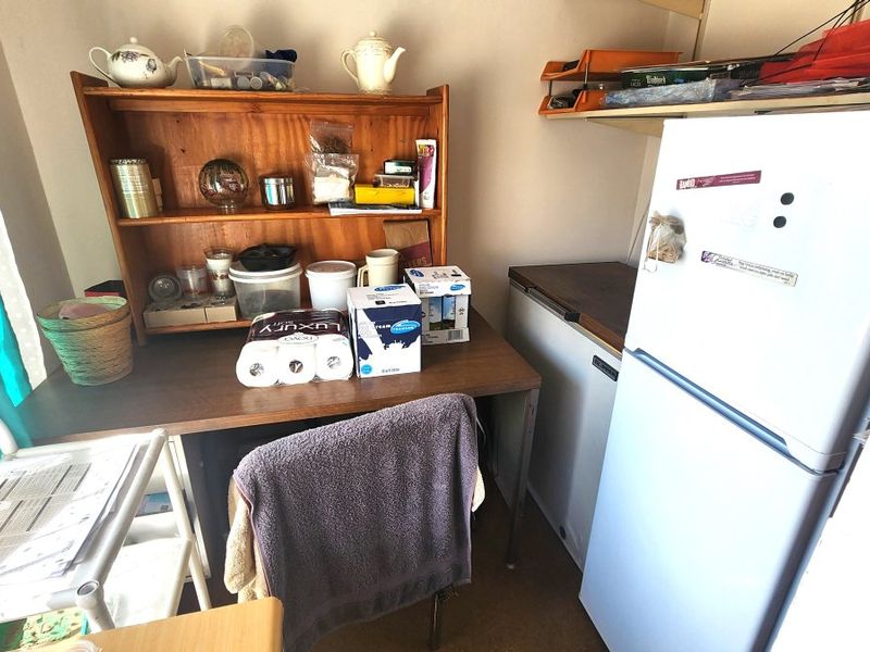 Spacious Family Home with Granny Flat & Income Potential! - Photo 10