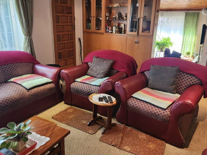 Spacious Family Home with Granny Flat & Income Potential! - Photo 6