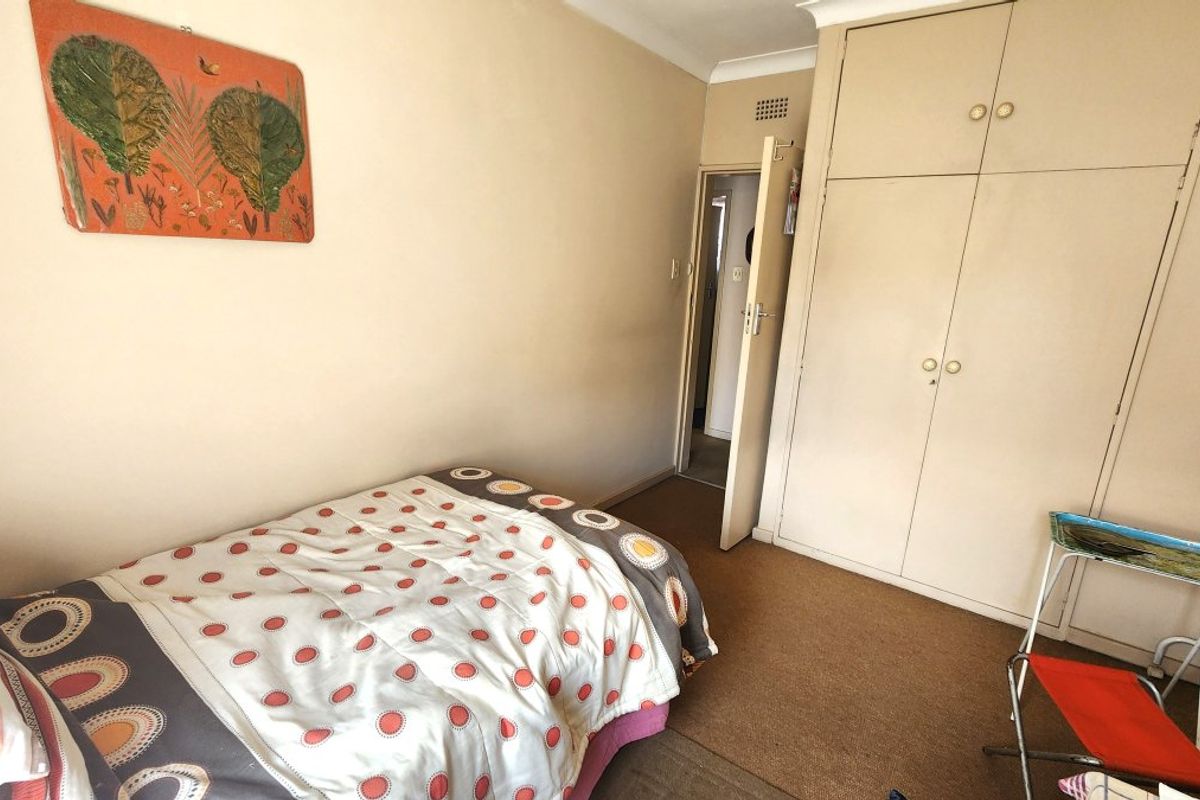 Spacious Family Home with Granny Flat & Income Potential! - Photo 2