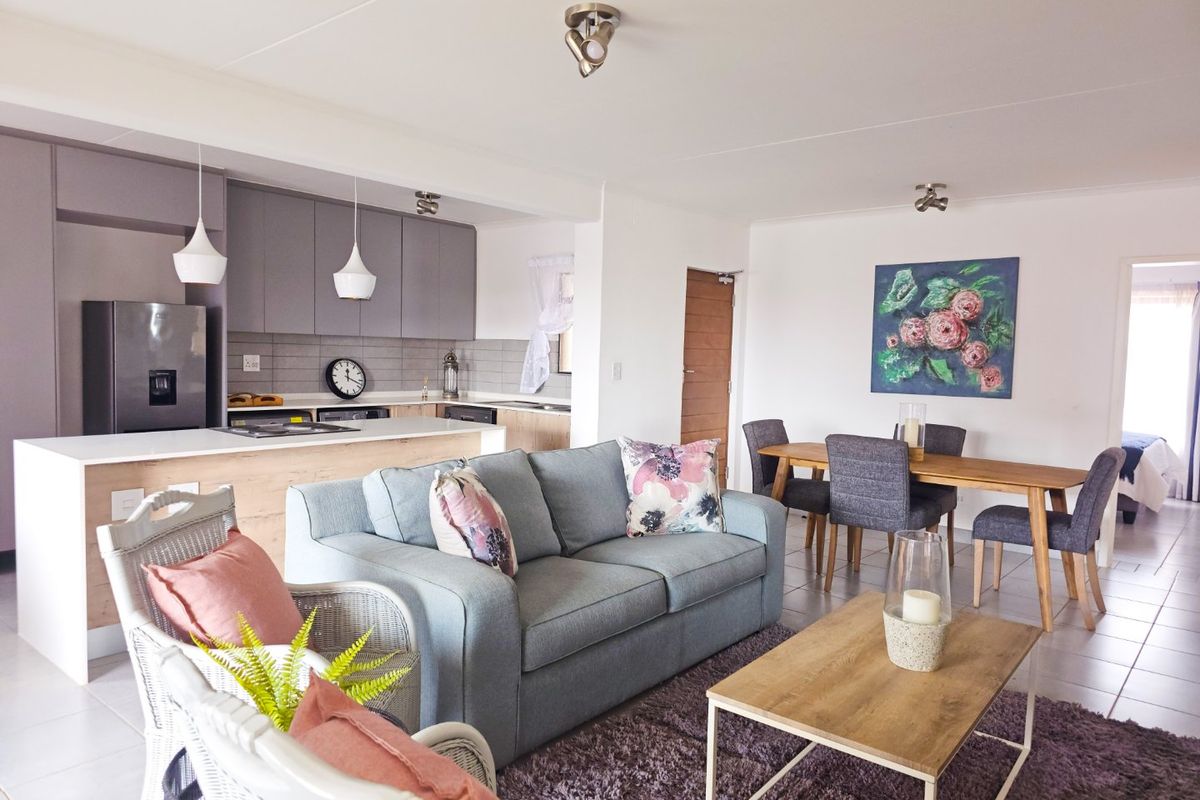 3 Bedroom, 2 bathroom apartment to rent in Irene, Southdowns View. - Photo 3