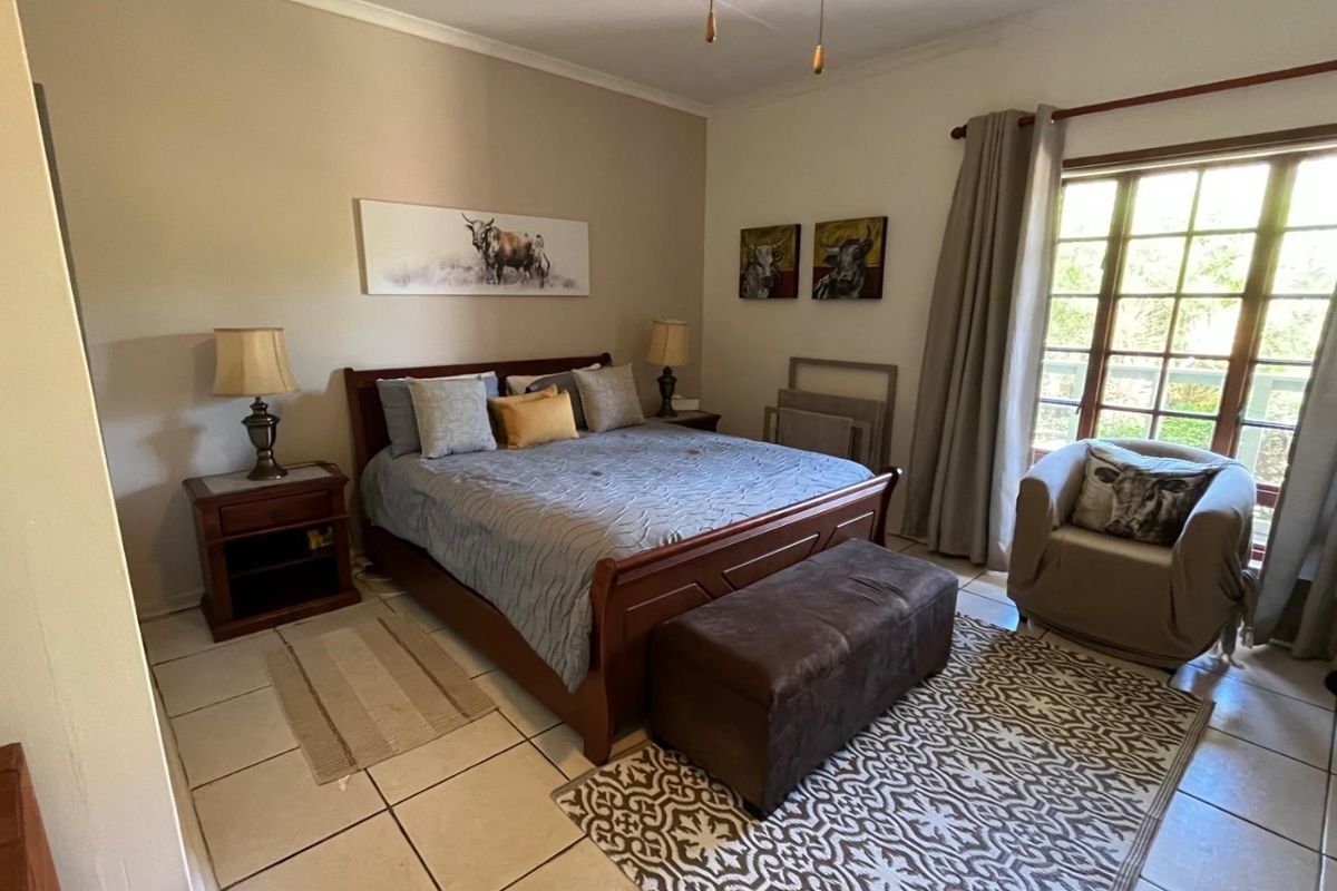 Absolute Perfection! Family home on a Quiet Neighbourhood. - Photo 4