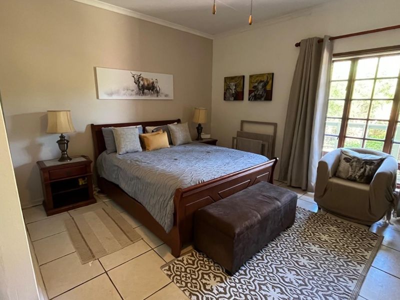 Absolute Perfection! Family home on a Quiet Neighbourhood. - Photo 4