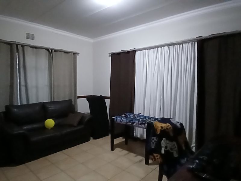 3-Bedroom Family Home with Pool, Enclosed Lapa & Eco-Friendly Features - Photo 5