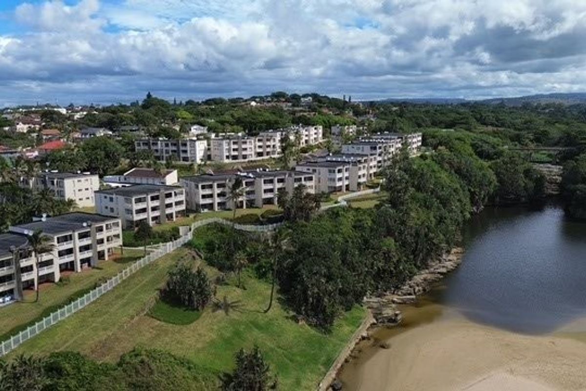 Beautiful Top-Floor Apartment With Truly Breathtaking Ocean Views - Photo 3