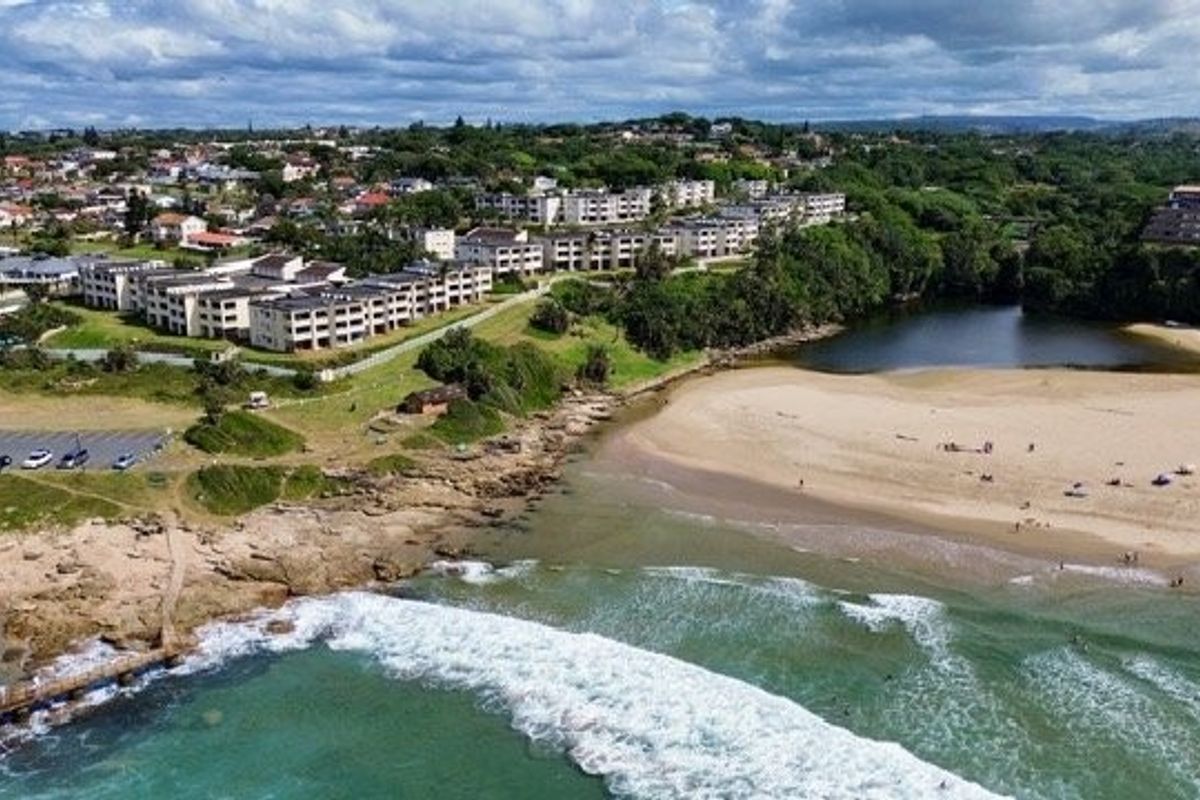 Beautiful Top-Floor Apartment With Truly Breathtaking Ocean Views - Photo 4