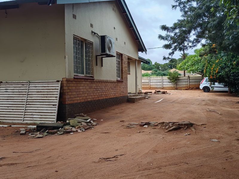 Corner stand Property in Polokwane Central – Ideal for Offices - Photo 4