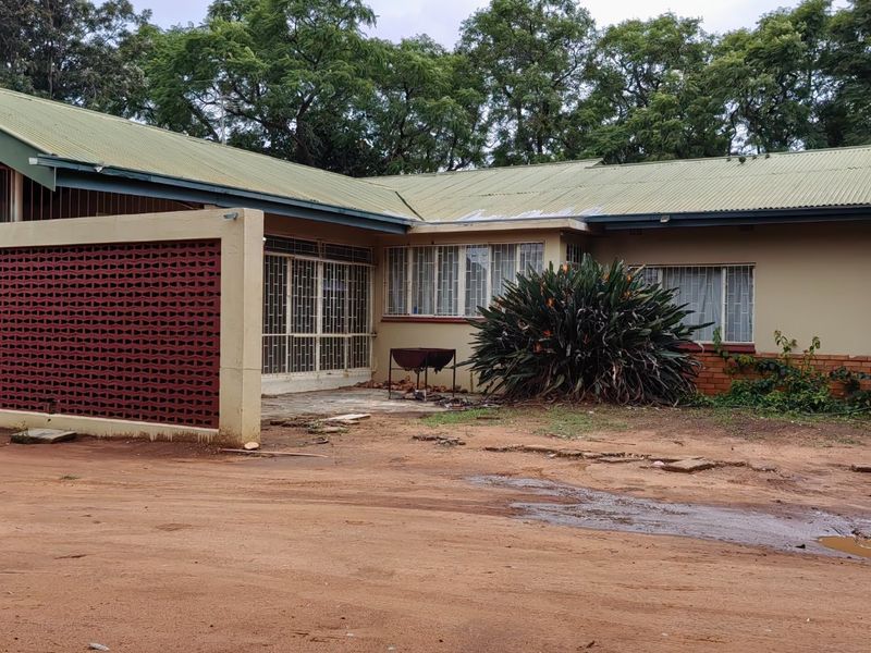 Corner stand Property in Polokwane Central – Ideal for Offices - Photo 9