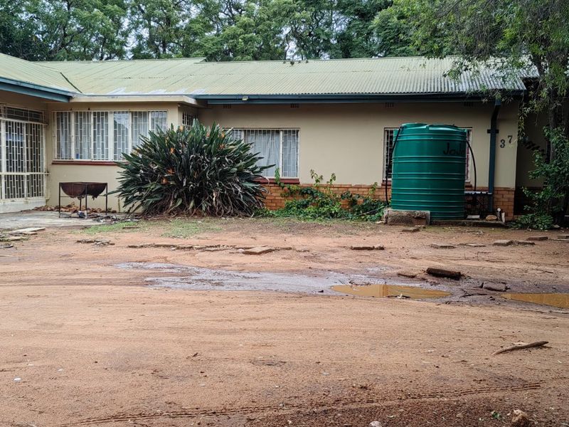 Corner stand Property in Polokwane Central – Ideal for Offices - Photo 8