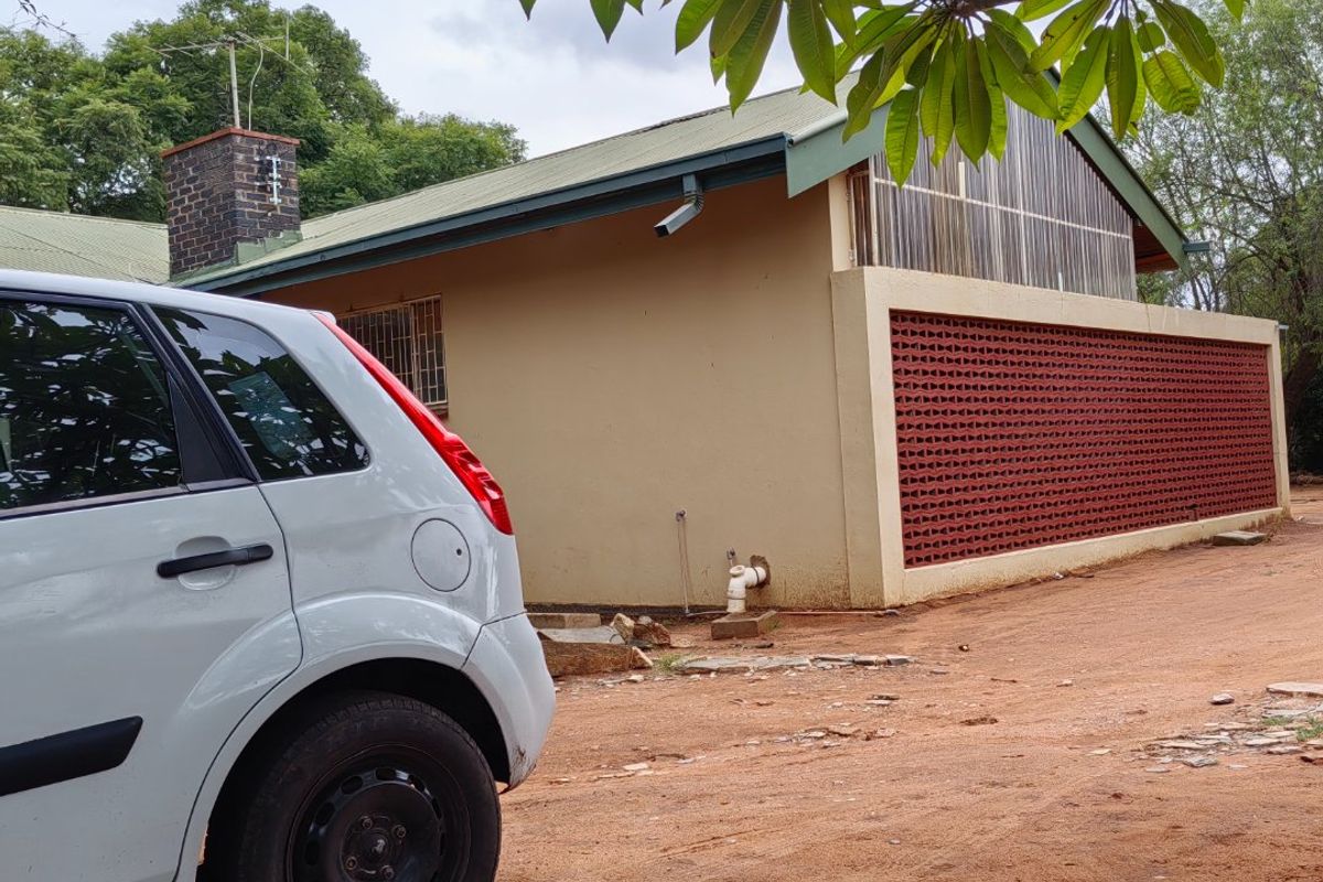 Corner stand Property in Polokwane Central – Ideal for Offices - Photo 5