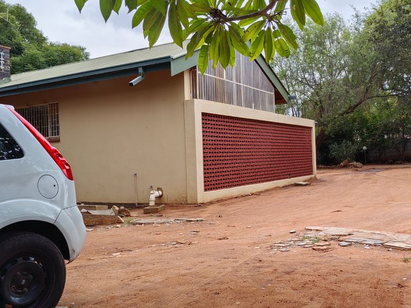 Corner stand Property in Polokwane Central – Ideal for Offices - Photo 6