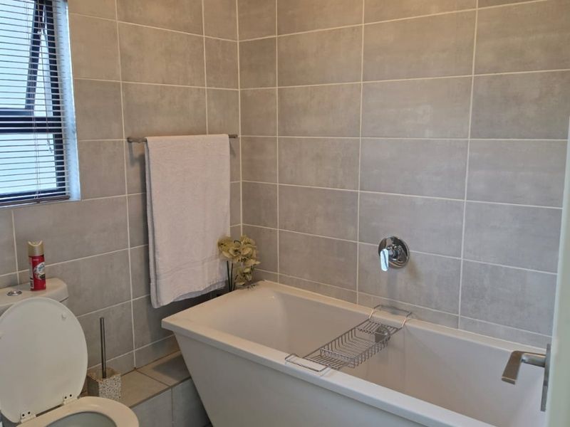 Luxury 2 Bedroom Fully Furnished Apartment to Rent in The Blyde Riverwalk Estate - Photo 10