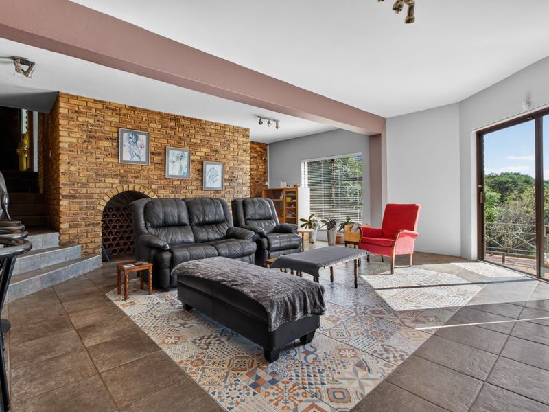 Roodekrans Family Home - 5 Bedrooms 3 Baths PLUS Study - Photo 6