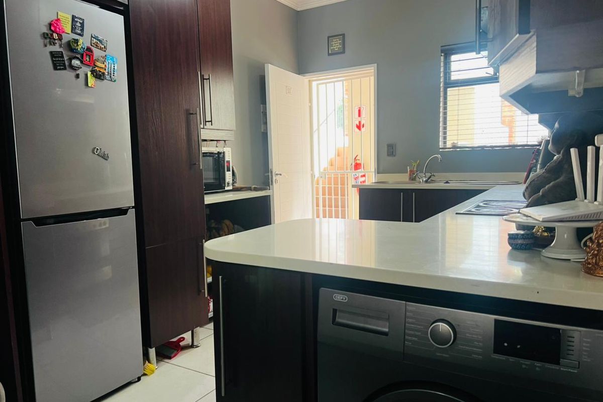 2 bed 1 Bath Ground Floor Unit - Photo 4