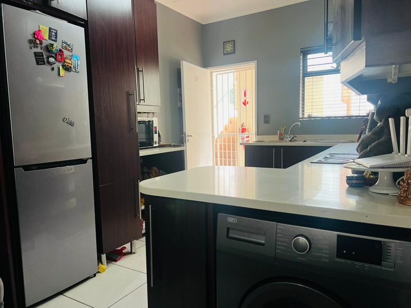 2 bed 1 Bath Ground Floor Unit - Photo 4