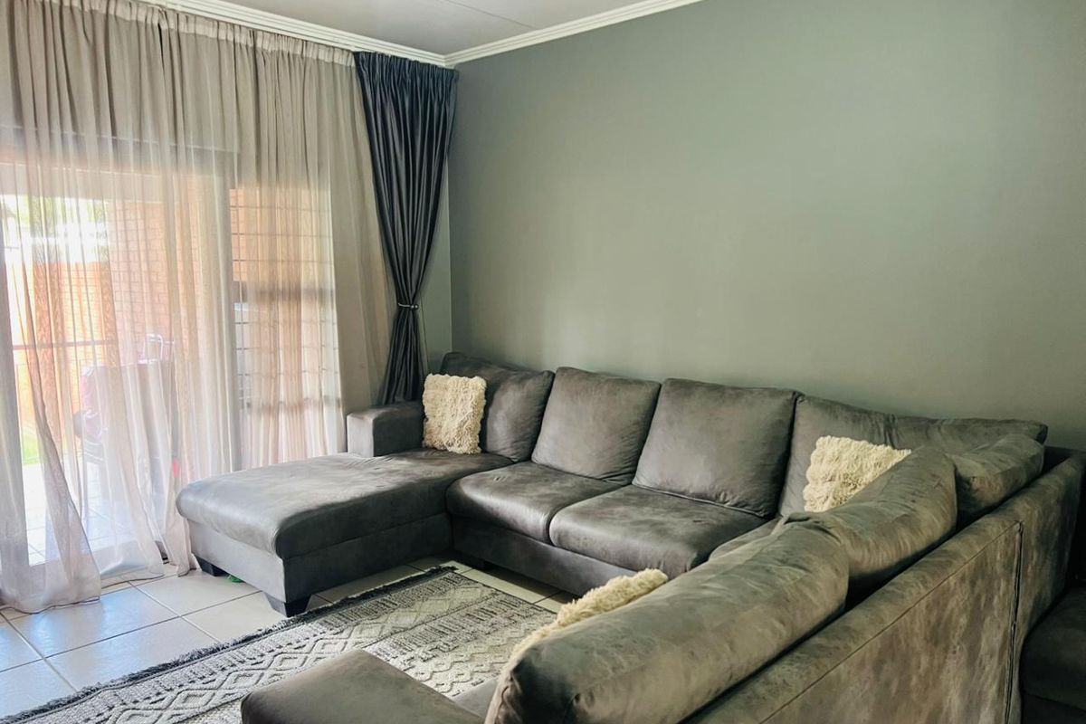 2 bed 1 Bath Ground Floor Unit - Photo 2