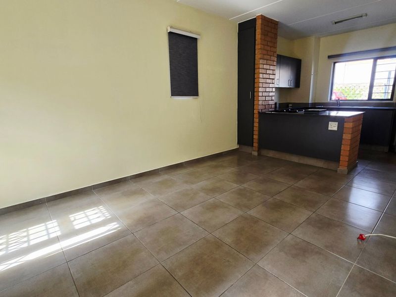 Modern Ground Floor Living in Waterfall Ridge, Midrand - Photo 5