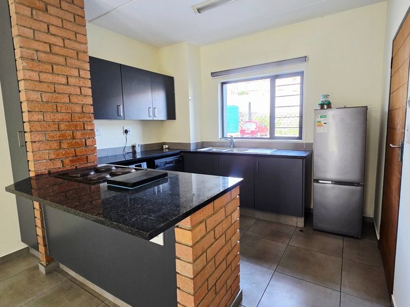Modern Ground Floor Living in Waterfall Ridge, Midrand - Photo 3