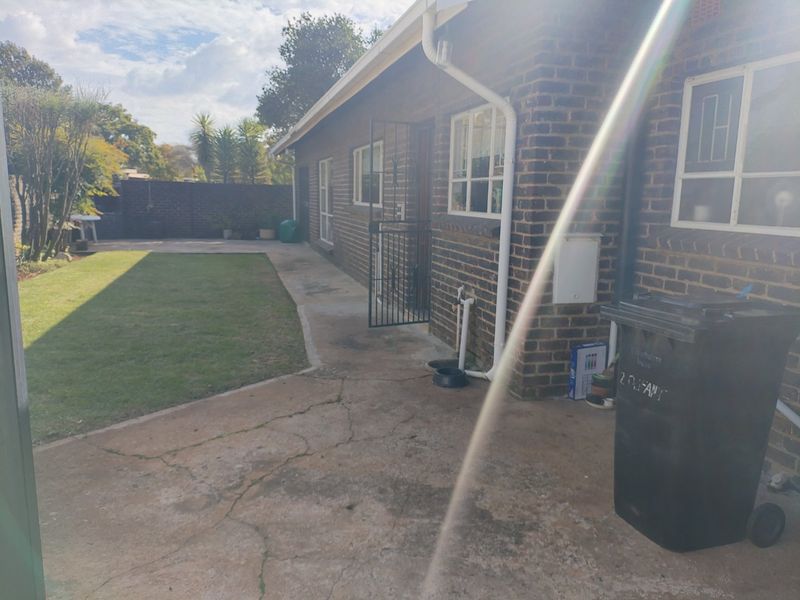 4 Bedroom House for Sale in Petersfield  - Photo 4