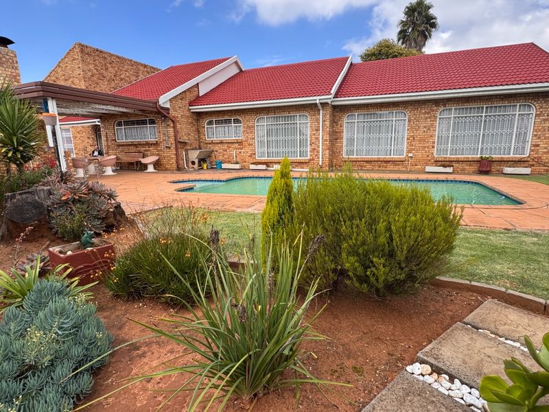 Turnkey Property Ready to Move in, in Risiville - Photo 2