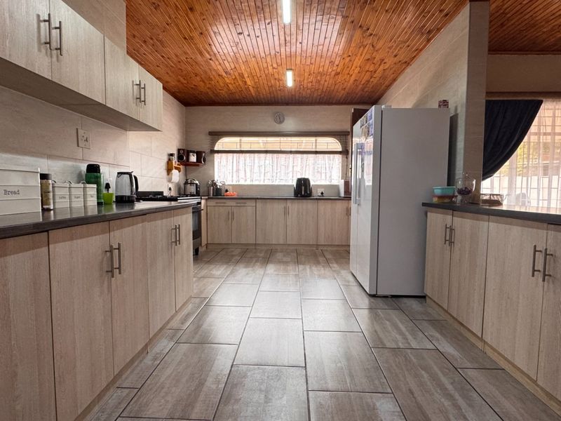 Turnkey Property Ready to Move in, in Risiville - Photo 6