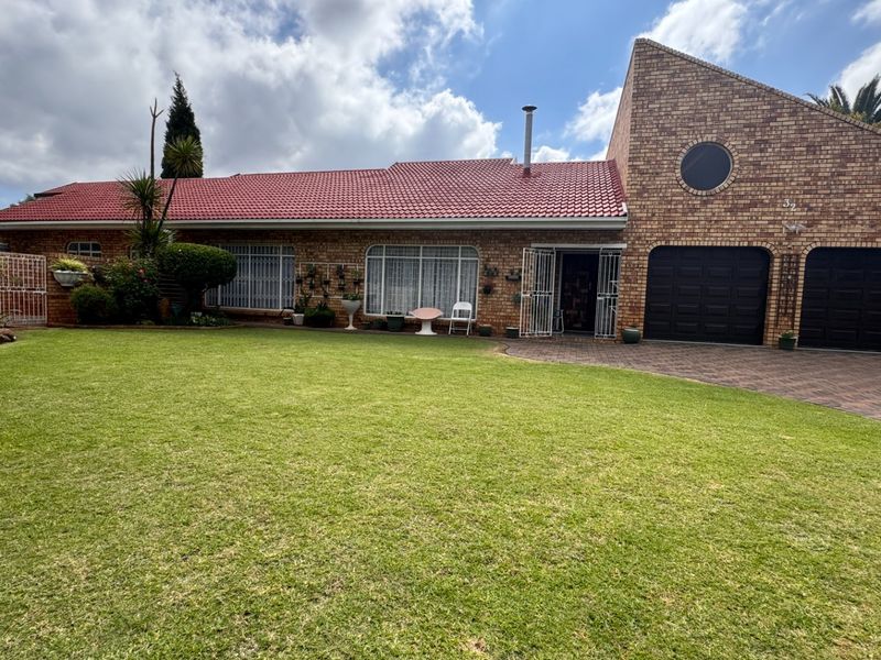 Turnkey Property Ready to Move in, in Risiville - Photo 1