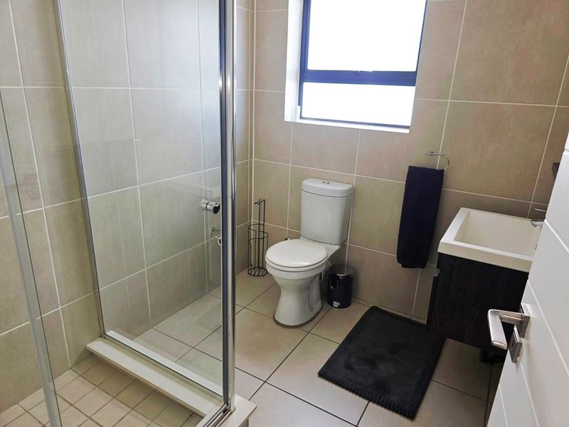 Furnished 1 bedroom Apartment available - Photo 9