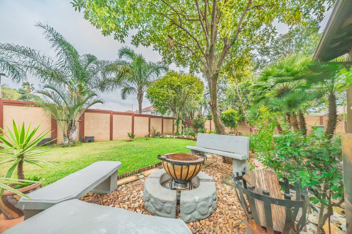 3 Bedroom House For Sale in Edenvale Central - Photo 2