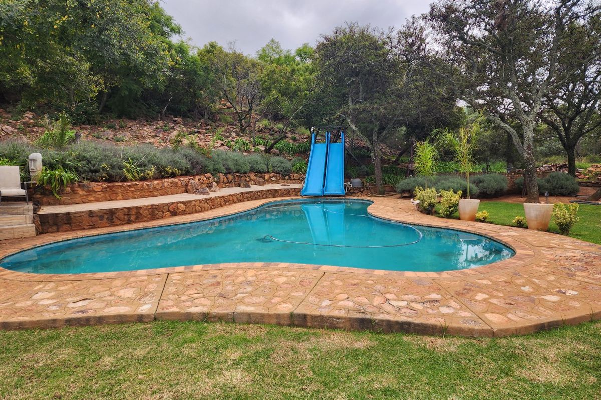 EXCLUSIVE COMMERCIAL PROPERTY IN WILKOPPIES - Photo 2