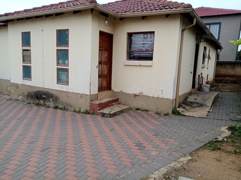 Cosmo Family Home With Space And Charm For Sale! - Photo 1
