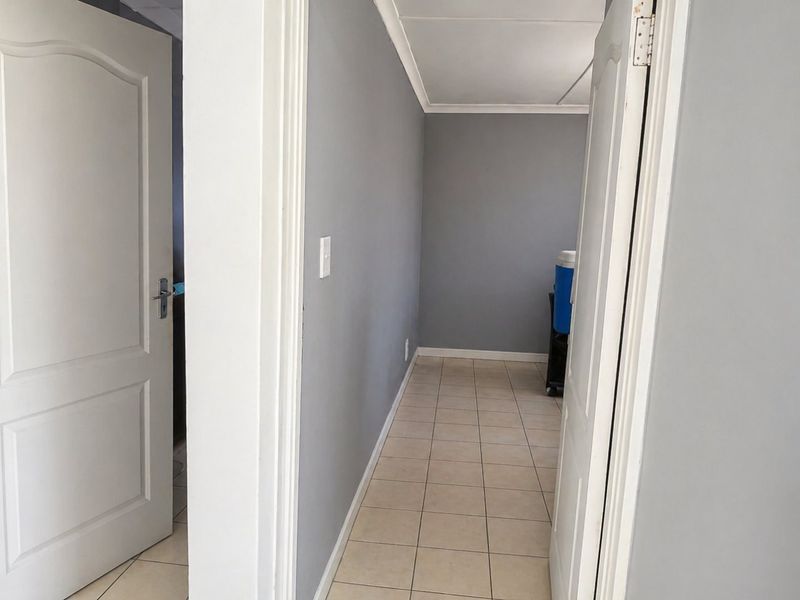 Prime Single Residential house with huge vacant land  - Photo 5