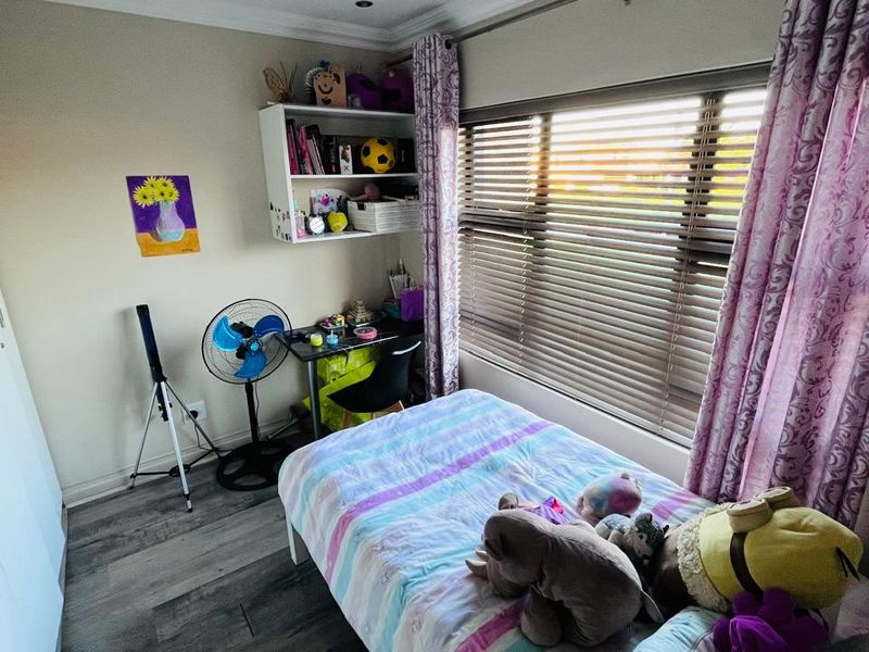 IMPRESSIVE AND RELAXING FAMILY HOME - Photo 5