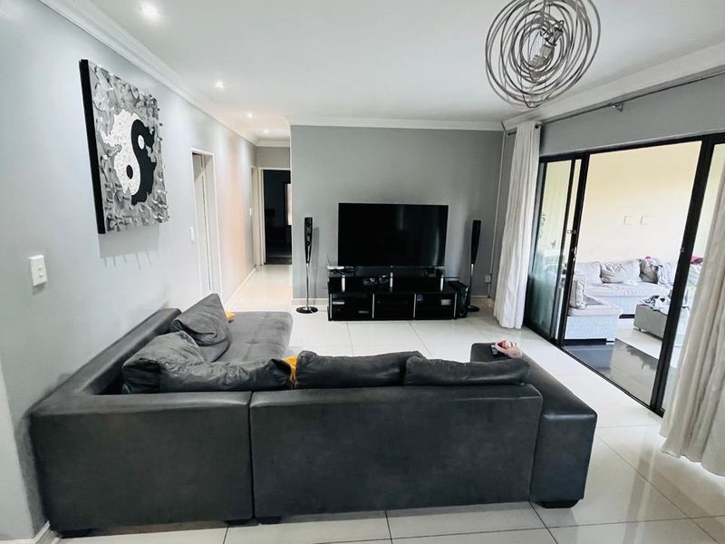 IMPRESSIVE AND RELAXING FAMILY HOME - Photo 10