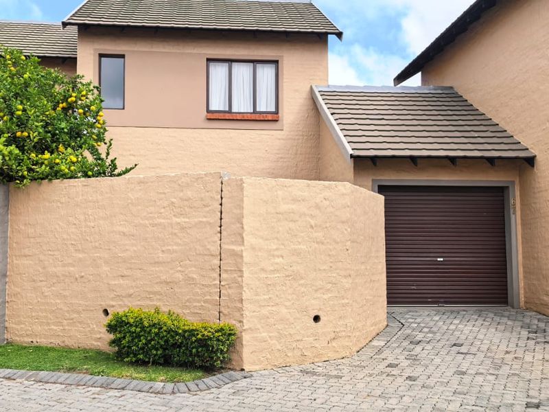 Modern 2-Bedroom Home with Private Garden in Secure Carlswald Creek Estate - Photo 1