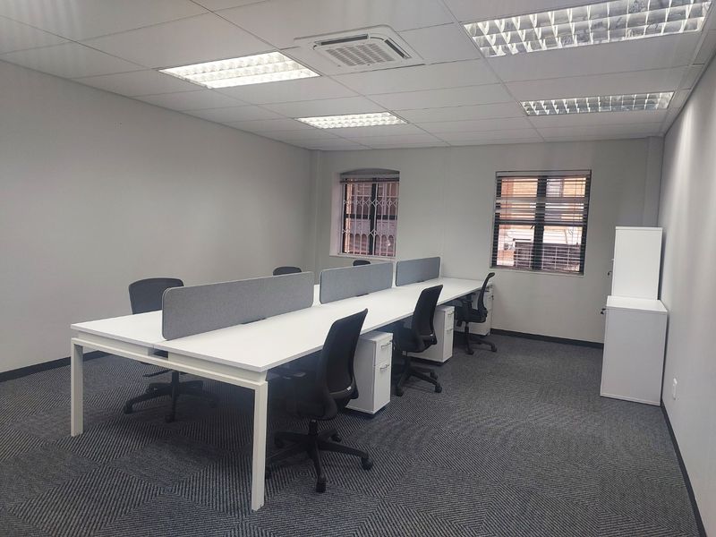 Move-In Ready Furnished Office for 6–7 with Generator - Photo 2