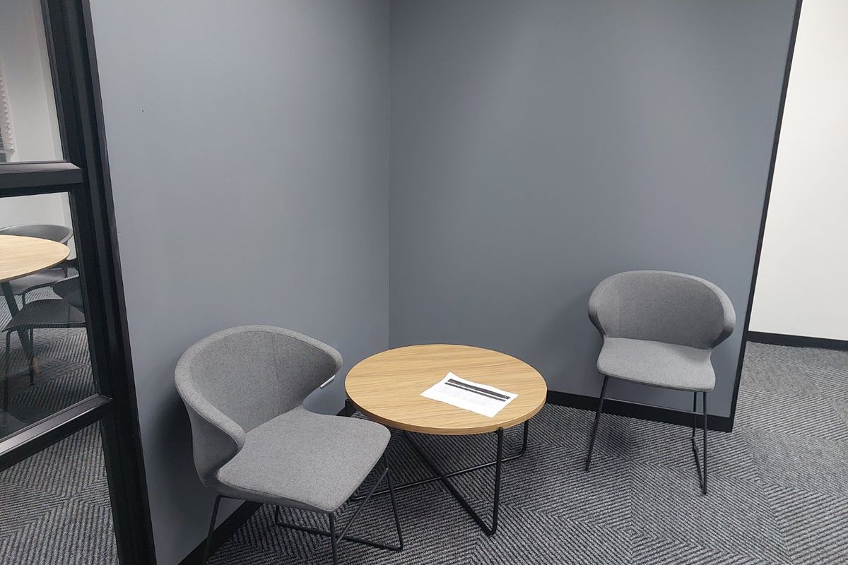 Move-In Ready Furnished Office for 6–7 with Generator - Photo 5