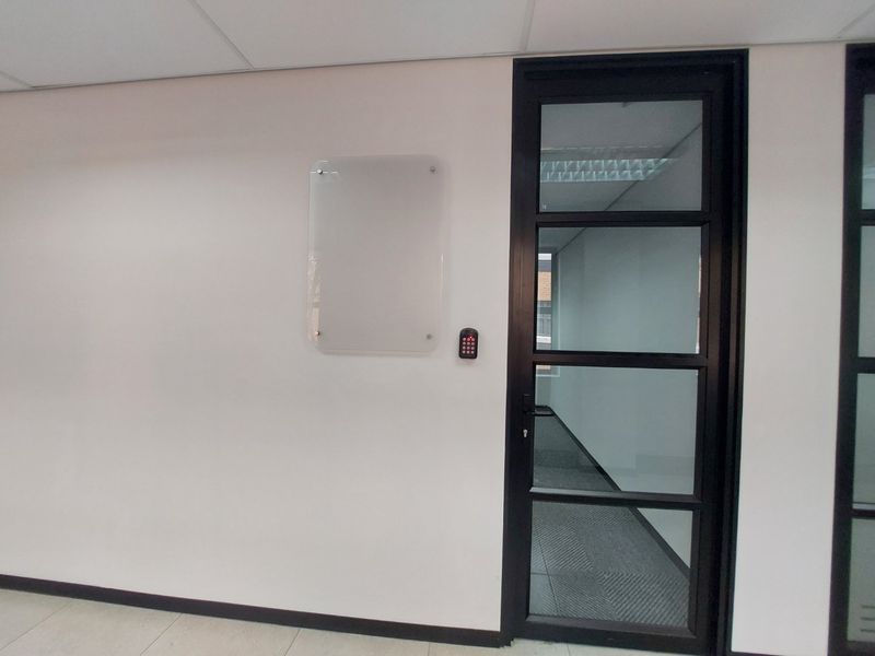 Move-In Ready Furnished Office for 6–7 with Generator - Photo 7