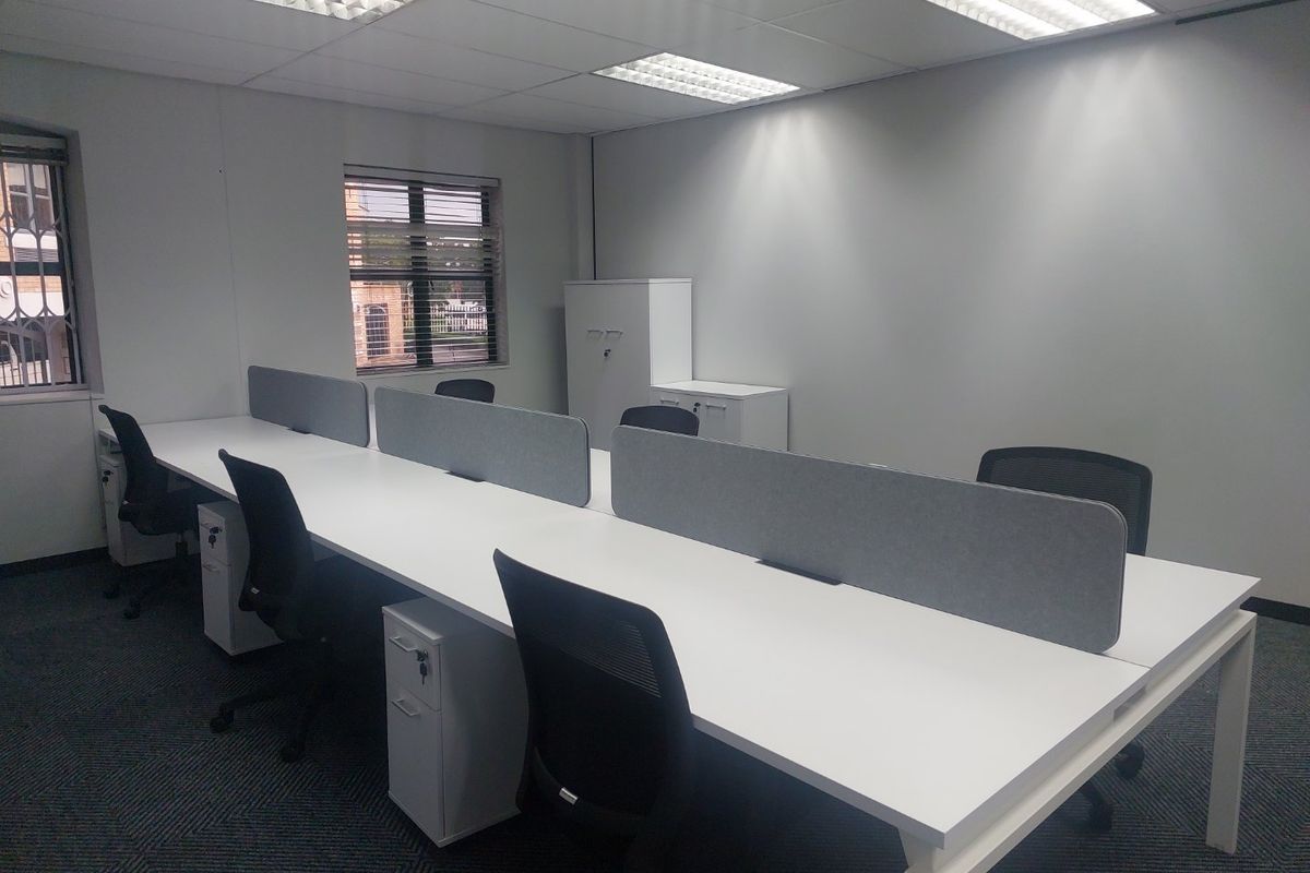 Move-In Ready Furnished Office for 6–7 with Generator - Photo 4