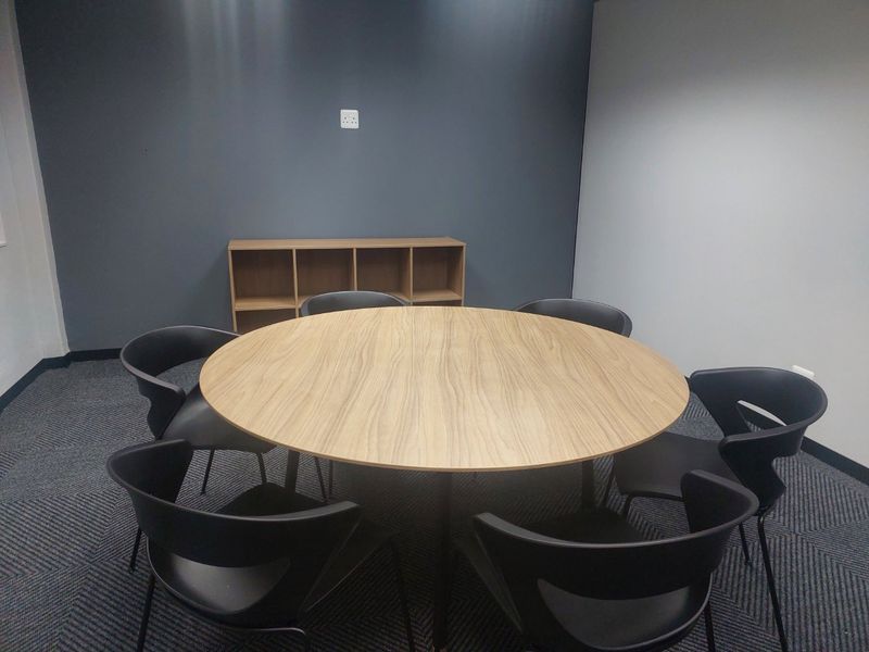 Move-In Ready Furnished Office for 6–7 with Generator - Photo 3