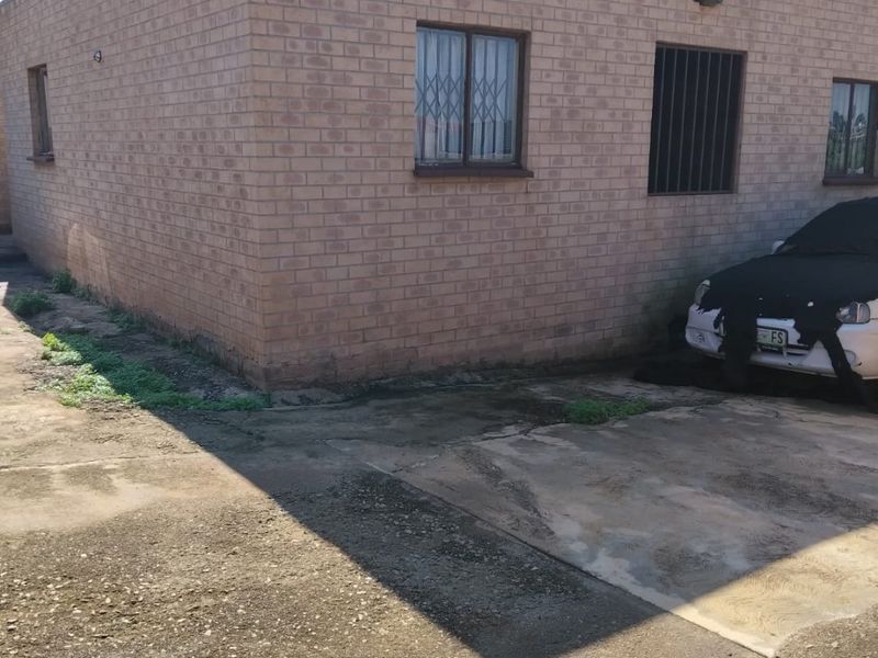 2 Bed House in Doornkop for Sale - Photo 5