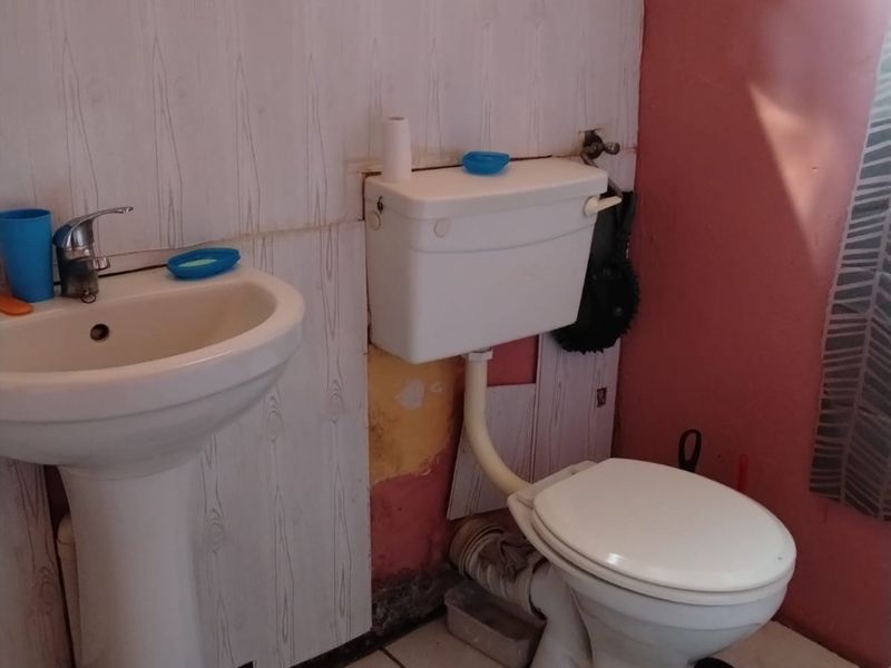 2 Bed House in Doornkop for Sale - Photo 3