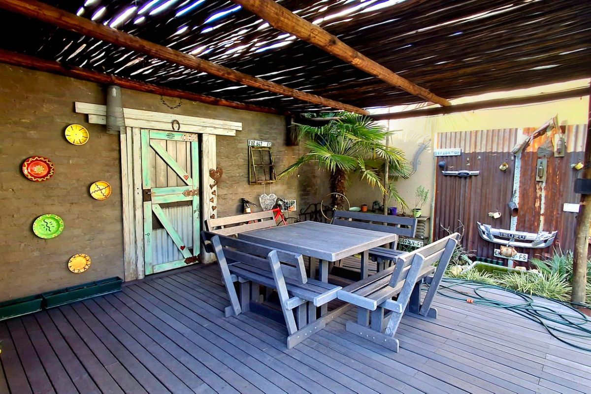 Spacious 3-Bedroom Family Home Within Walking Distance to a Primary School and Shopping Centers - Photo 5