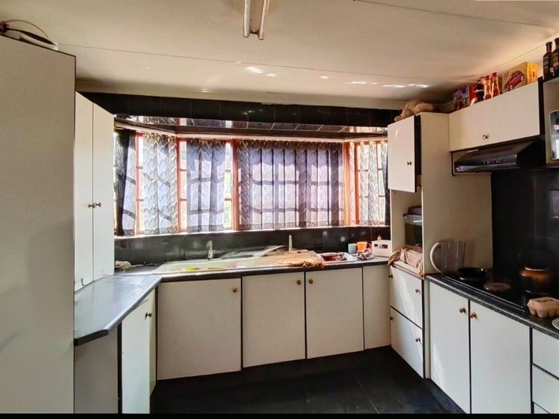 Freestanding 3-Bedroom Home in Fishers Hill – Good Location, Easy Highway Access - Photo 3