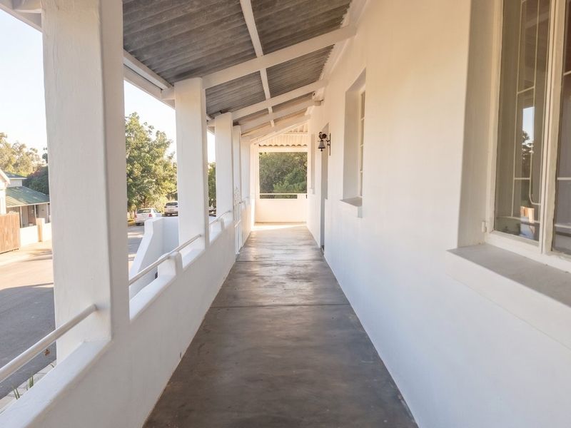 Spacious Corner Property Near Hoërskool Hopefield – A Rare Find - Photo 2