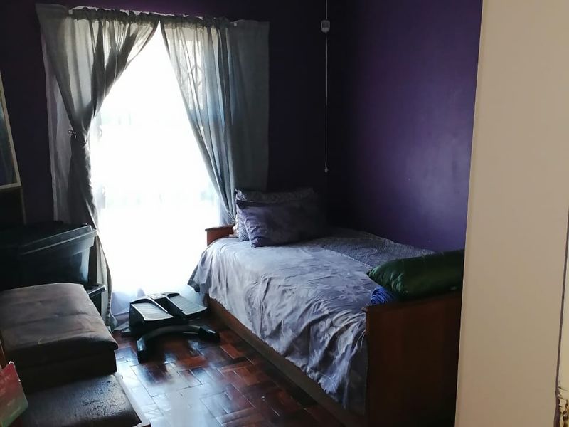 AN IMMACULATE, NEWLY RENOVATED, JUST MOVE IN 3 BEDROOM HOUSE FOR SALE IN BROOKLYN. - Photo 6