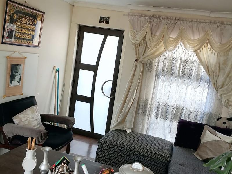 AN IMMACULATE, NEWLY RENOVATED, JUST MOVE IN 3 BEDROOM HOUSE FOR SALE IN BROOKLYN. - Photo 7