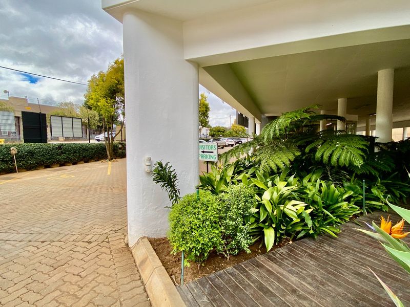 Premium Office Space To Let In Menlo Park - Photo 3