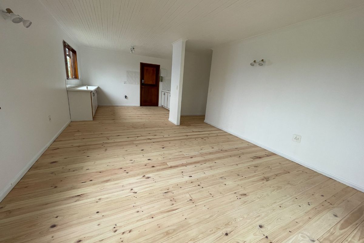 Well positioned, versatile 4 bedroom home on The island. - Photo 4