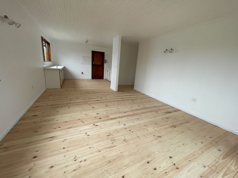Well positioned, versatile 4 bedroom home on The island. - Photo 4